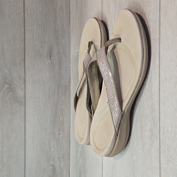 Crocs Women T strap Sequin Sandals Slide Flats shoes sz 10 - Picture 1 of 12